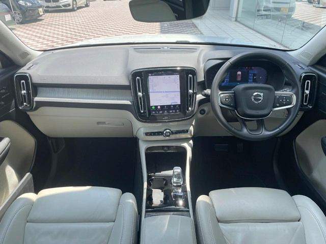 XC40プラス プロ B4 AWD 4WD
