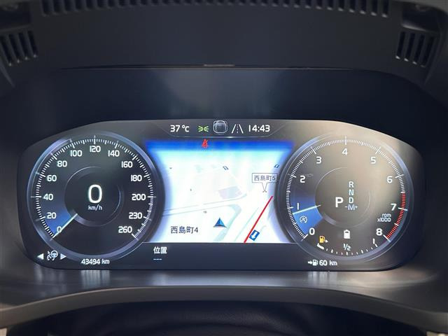 XC60B5 AWD インスクリプション 4WD