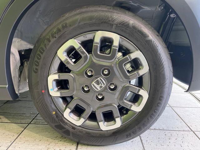 �y����15�C���`�A���~�z�C�[���z�O�ςɃ}�b�`���������A���~�z�C�[���𑕒����Ă���܂��B�e��ЊO�A���~�z�C�[����A�X�^�b�h���X�^�C�����戵�����Ă���܂��B���񂲑��k����������