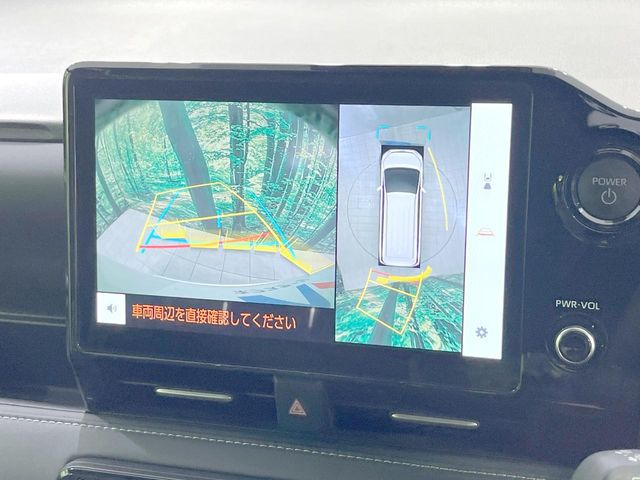 【パノラミックビューモニター】専用のカメラにより、上から見下ろしたような視点で360度クルマの周囲を確認することができます☆死角部分も確認しやすく、狭い場所での切り返しや駐車もスムーズに行えます。