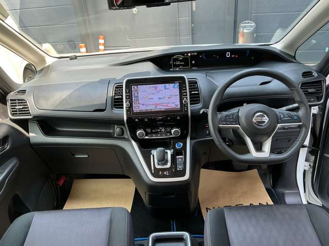 セレナ1.2 e-POWER ハイウェイスターV