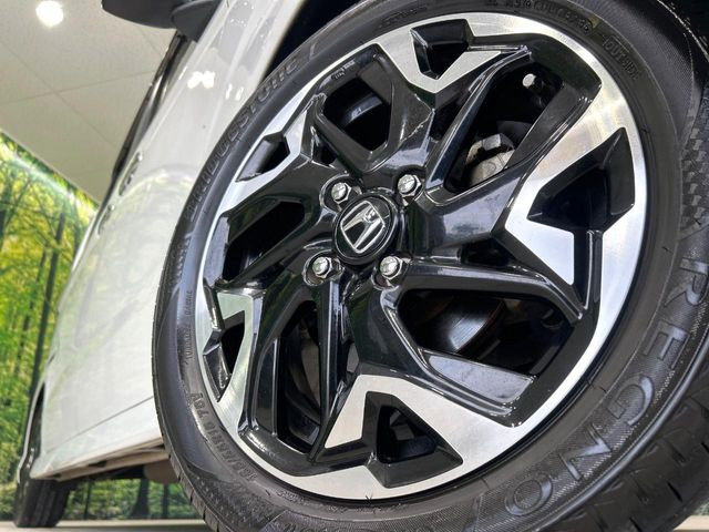 �y����15�C���`�A���~�z�C�[���z�O�ςɃ}�b�`���������A���~�z�C�[���𑕒����Ă���܂��B�e��ЊO�A���~�z�C�[����A�X�^�b�h���X�^�C�����戵�����Ă���܂��B���񂲑��k����������