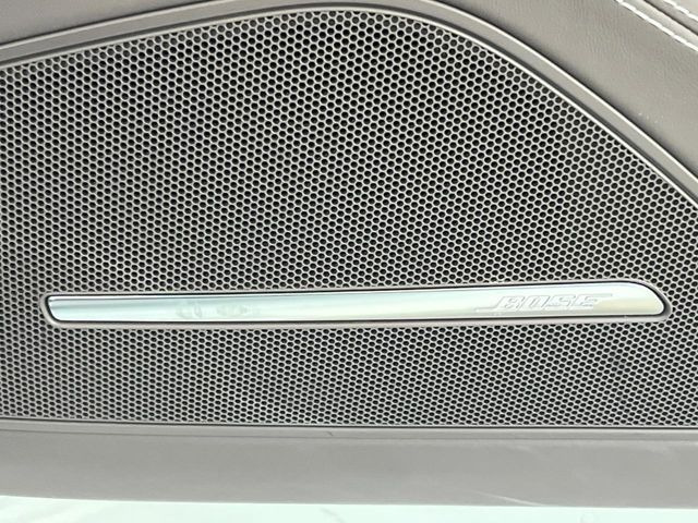 ��BOSE�T���E���h�V�X�e��:���f�����ɍœK�Ȓ������{���ꂽ�A�l�C�̃T�E���h�V�X�e���ł��B�ʏ�̃X�s�[�J�[�Ɣ�r���Ă����̍L���肪�������܂��B���񂲗��X�̏ゲ�̊����������B