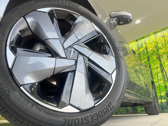 �y����17�C���`�A���~�z�C�[���z�O�ςɃ}�b�`���������A���~�z�C�[���𑕒����Ă���܂��B�e��ЊO�A���~�z�C�[����A�X�^�b�h���X�^�C�����戵�����Ă���܂��B���񂲑��k����������