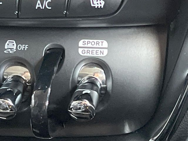���V�`���G�[�V�����ɍ��킹�đ��s���[�h�̕ύX���\�ł��B