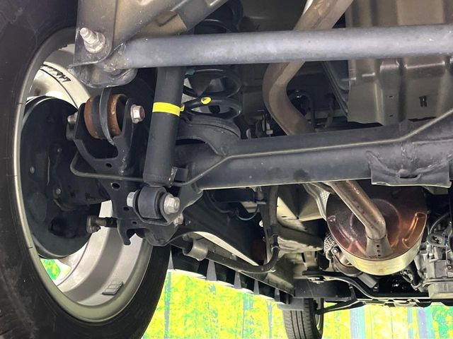お車を安心してお乗りいただく為には、足回りの定期点検が欠かせません。サービスサポート(有償保証)では無料点検もご提供しており、安心のカーライフをお過ごしいただけるサポート体制が整っています。