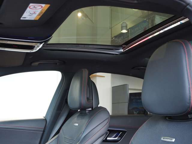 CクラスAMG C43 4マチック (BSG搭載モデル) 4WD