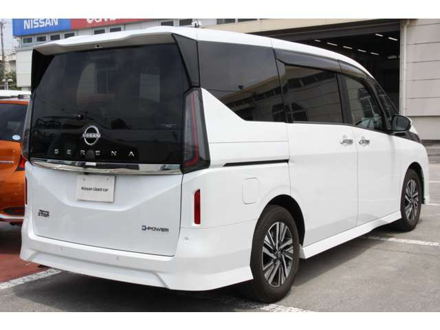 セレナ1.4 e-POWER ハイウェイスターV ステップタイプ