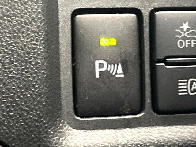 【クリアランスソナー】バンパーに付いたセンサーが障害物を検知!一定の距離に近づくとアラートで教えてくれます♪狭い駐車スペースや車庫入れ時も安心ですね☆