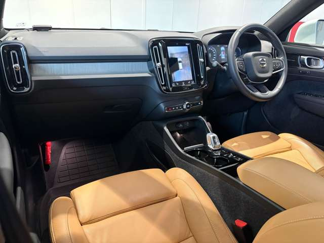 XC40リチャージ プラグイン ハイブリッド T5 インスクリプション