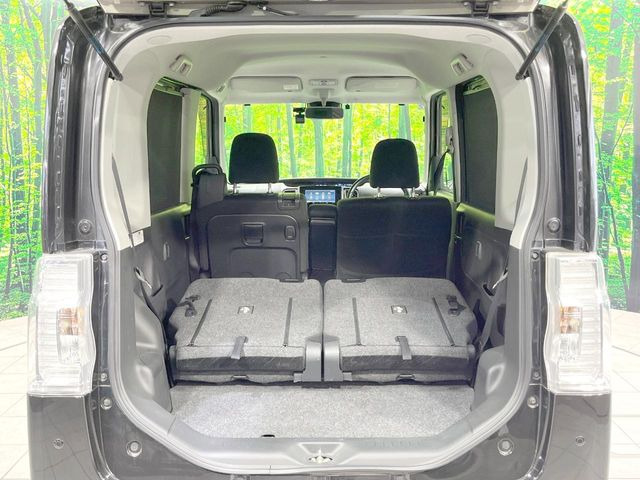 後席を格納すると、これだけの広さが!シーンに合わせたシートアレンジで、大きな荷物も積むことが出来ます♪