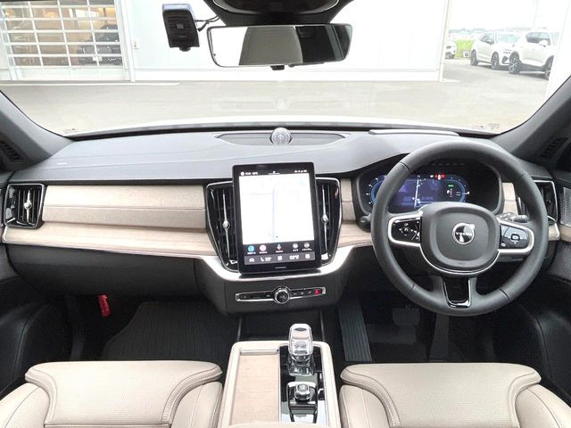 XC90ウルトラ T8 AWD プラグインハイブリッド 4WD