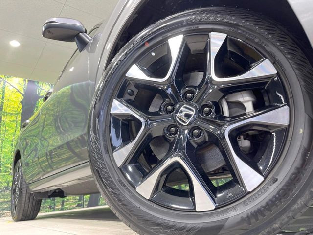 �y����18�C���`�A���~�z�C�[���z�O�ςɃ}�b�`���������A���~�z�C�[���𑕒����Ă���܂��B�e��ЊO�A���~�z�C�[����A�X�^�b�h���X�^�C�����戵�����Ă���܂��B���񂲑��k����������