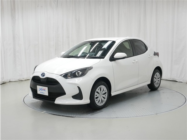 ヤリス1.5 ハイブリッド X E-Four 4WD