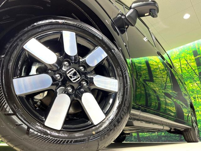 �y�����A���~�z�C�[���z�O�ςɃ}�b�`���������A���~�z�C�[���𑕒����Ă���܂��B�e��ЊO�A���~�z�C�[����A�X�^�b�h���X�^�C�����戵�����Ă���܂��B���񂲑��k����������