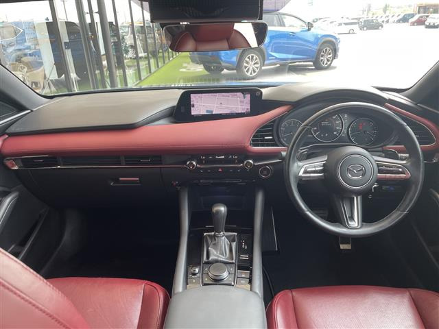 MAZDA3ファストバック2.0 20S バーガンディ セレクション