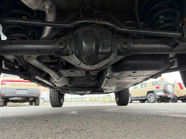 �N���J��SUV�̂ق��ɂ��A���t�@�[�h�E�G���O�����h�E�Z���i�E�X�e�b�v���S���E���H�N�V�[�E���F���t�@�C�A�E�I�f�b�Z�C�E�A���Ԃ��|���V�F�J�C�G�� �~�j�N���X�I�[�o�[�I�[��4 �L���v�e�B�o���݌ɂ��Ă���܂�