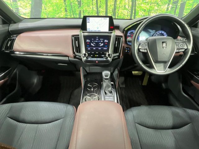 クラウンハイブリッド 2.5 G Four 4WD