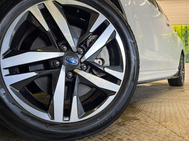 �y����17�C���`�A���~�z�C�[���z�O�ςɃ}�b�`���������A���~�z�C�[���𑕒����Ă���܂��B�e��ЊO�A���~�z�C�[����A�X�^�b�h���X�^�C�����戵�����Ă���܂��B���񂲑��k������