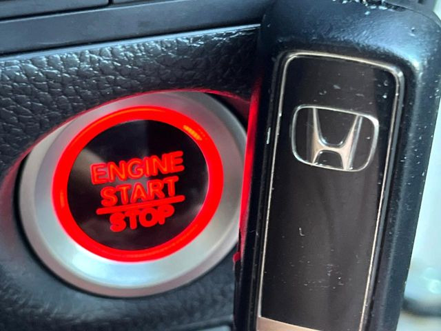 �yHonda�X�}�[�g�L�[�z�J�o����|�P�b�g�ɓ��ꂽ�܂܂ł��h�A�̎{���E�������\�ȃX�}�[�g�L�[�𑕔��B�G���W���̃I���E�I�t�����J�M�����o���K�v����������Ƃ��Ă��֗��ł���