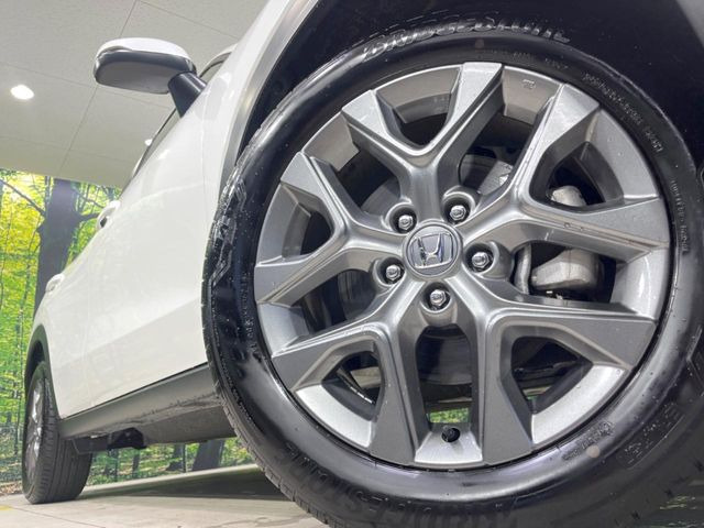 �y����18�C���`�A���~�z�C�[���z�O�ςɃ}�b�`���������A���~�z�C�[���𑕒����Ă���܂��B�e��ЊO�A���~�z�C�[����A�X�^�b�h���X�^�C�����戵�����Ă���܂��B���񂲑��k����������