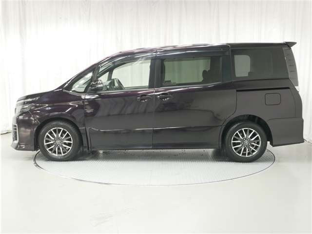 ヴォクシー2.0 ZS 4WD