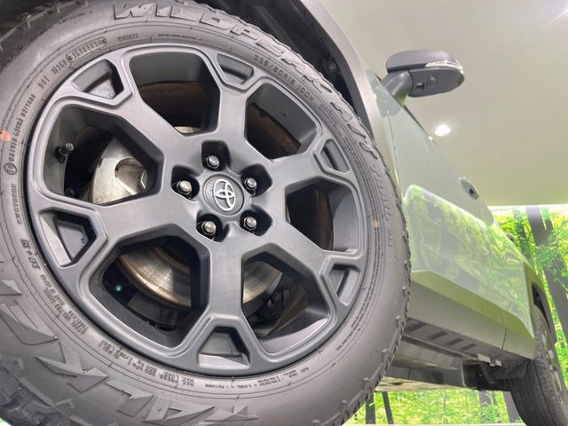 �y����18�C���`�A���~�z�C�[���z�O�ςɃ}�b�`���������A���~�z�C�[���𑕒����Ă���܂��B�e��ЊO�A���~�z�C�[����A�X�^�b�h���X�^�C�����戵�����Ă���܂��B���񂲑��k����������