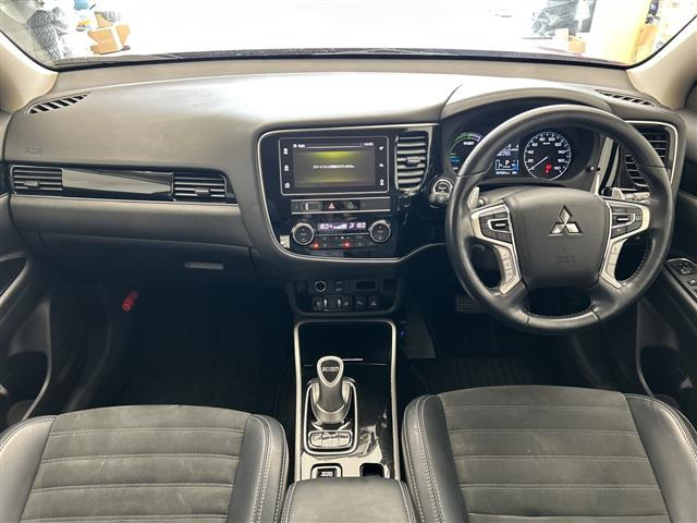 アウトランダーPHEV2.4 G 4WD