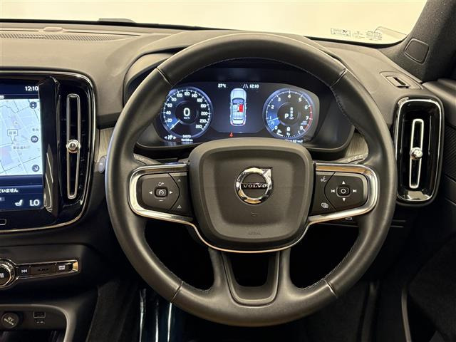 XC40B4 AWD インスクリプション 4WD