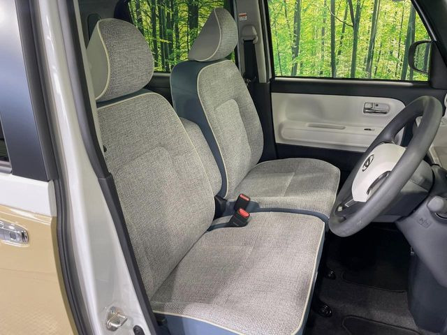 運転席シート廻りは使用感も少なく、良好な状態となっています。丁寧に使われていたことがよくわかりますね。
