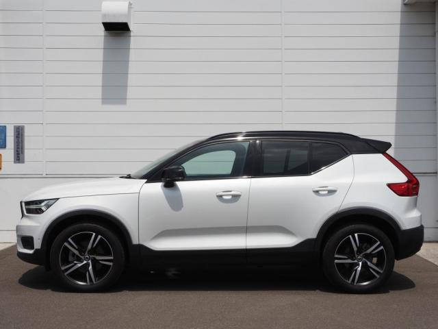 XC40B4 AWD Rデザイン 4WD