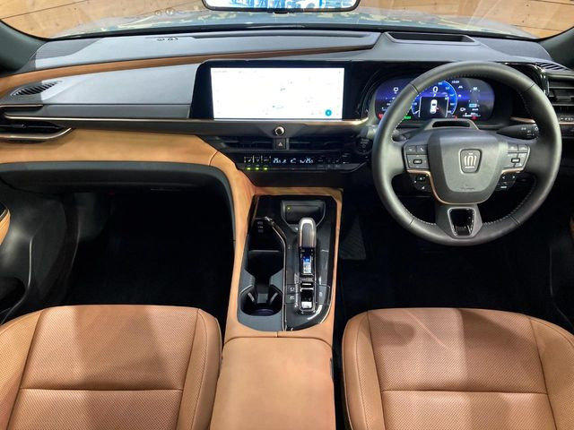 クラウンスポーツ2.5 Z E-Four 4WD
