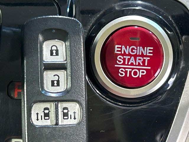 �yHonda�X�}�[�g�L�[�z�J�o����|�P�b�g�ɓ��ꂽ�܂܂ł��h�A�̎{���E�������\�ȃX�}�[�g�L�[�𑕔��B�G���W���̃I���E�I�t�����J�M�����o���K�v����������Ƃ��Ă��֗��ł���