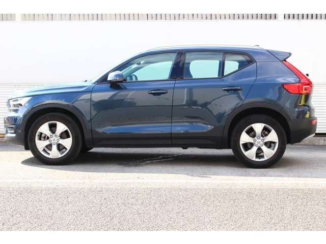 XC40B4 AWD モメンタム 4WD
