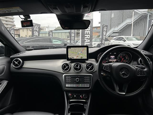 GLAクラスGLA220 4マチック 4WD
