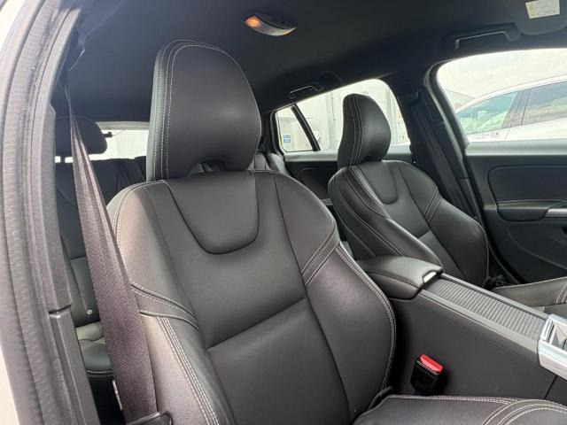 V60D4 ダイナミック エディション ディーゼル