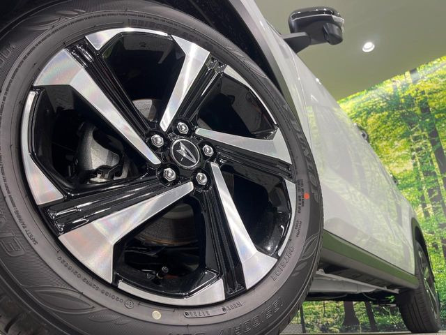 �y����17�C���`�A���~�z�C�[���z�O�ςɃ}�b�`���������A���~�z�C�[���𑕒����Ă���܂��B�e��ЊO�A���~�z�C�[����A�X�^�b�h���X�^�C�����戵�����Ă���܂��B���񂲑��k����������
