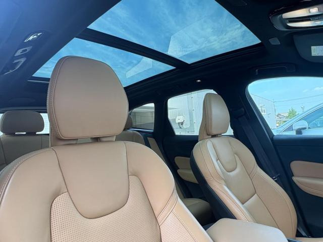 XC60リチャージ アルティメット T6 AWD PHEV 4WD