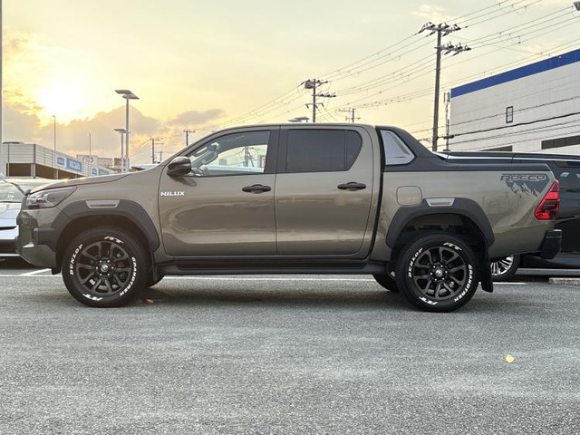 ハイラックス2.4 Z レボ ロッコ エディション ディーゼル 4WD