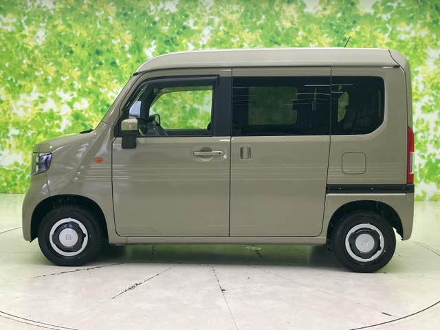 N-VAN+スタイル ファン 4WD