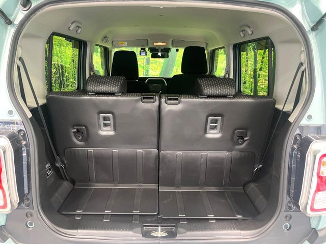 普段のお買い物や通勤、送迎等に十分な荷室スペースを確保しております。セカンドシートを倒すと、大きな荷物の積載も可能です♪