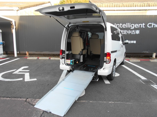 NV200バネットバン1.6 チェアキャブ 車いす1名仕様 専用サードシート有