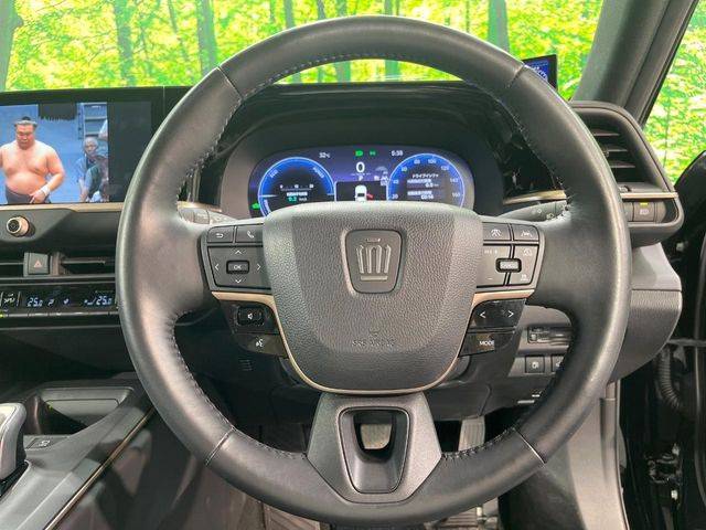 クラウンクロスオーバー2.5 G アドバンスト レザー パッケージ E-Four 4WD