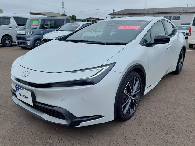 プリウス2.0 G E-Four 4WD