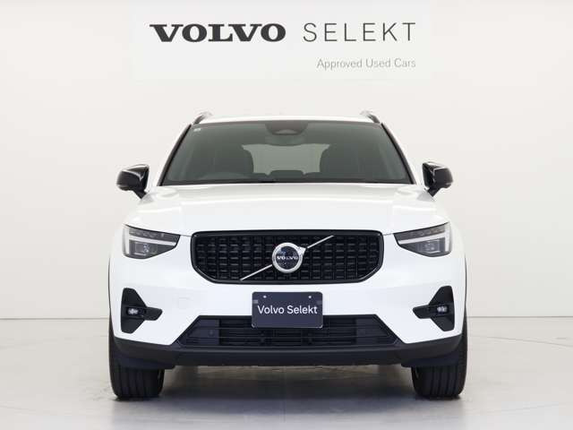 XC40ウルトラ B4 AWD ダークエディション 4WD