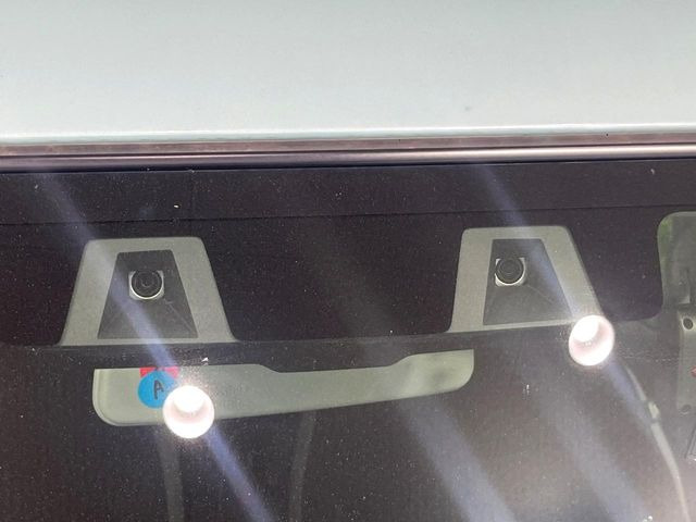 【スズキ セーフティサポート】走行中に前方の車両等を認識し、衝突しそうな時は警報とブレーキで衝突回避と被害軽減をアシスト。より安全にドライブをお楽しみいただけます。