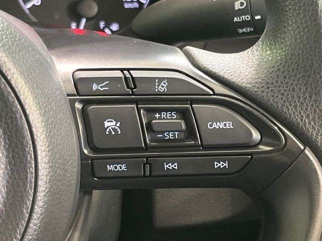 【レーダークルーズコントロール】高速道路での長距離走行が楽に!!自動で速度を保つクルーズコントロールが、衝突軽減システムと連携し、前方の車両を感知して車間を保つように速度調節してくれます!!