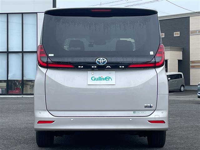 ノア1.8 ハイブリッド G E-Four 4WD