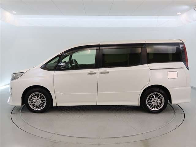 ノア1.8 ハイブリッド Si W×B II