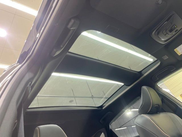 クラウンスポーツ2.5 Z E-Four 4WD